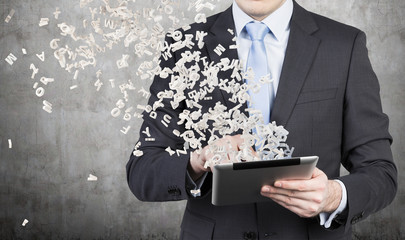 怎样靠手感判断路亚竿的好坏？