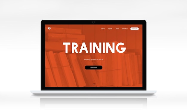 均衡产出是如何实现的