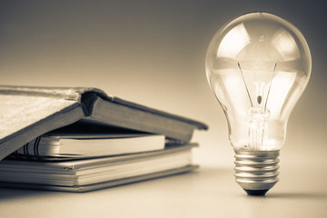 谁有初一上数学的一元一次方程应用题-